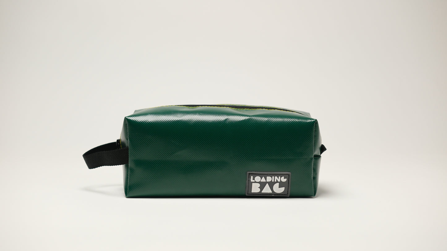 🌟 XL Bold Accessory Bag - Your Ultimate Companion! Repurposed billboards, durable tarpulin. Makeup, pencil, cable, accessory organizer. Sustainable, durable, versatile. Make a statement with sustainability! 🌿💼✨ Shop now! 💚👜 #SustainableLiving #UpcycledFashion