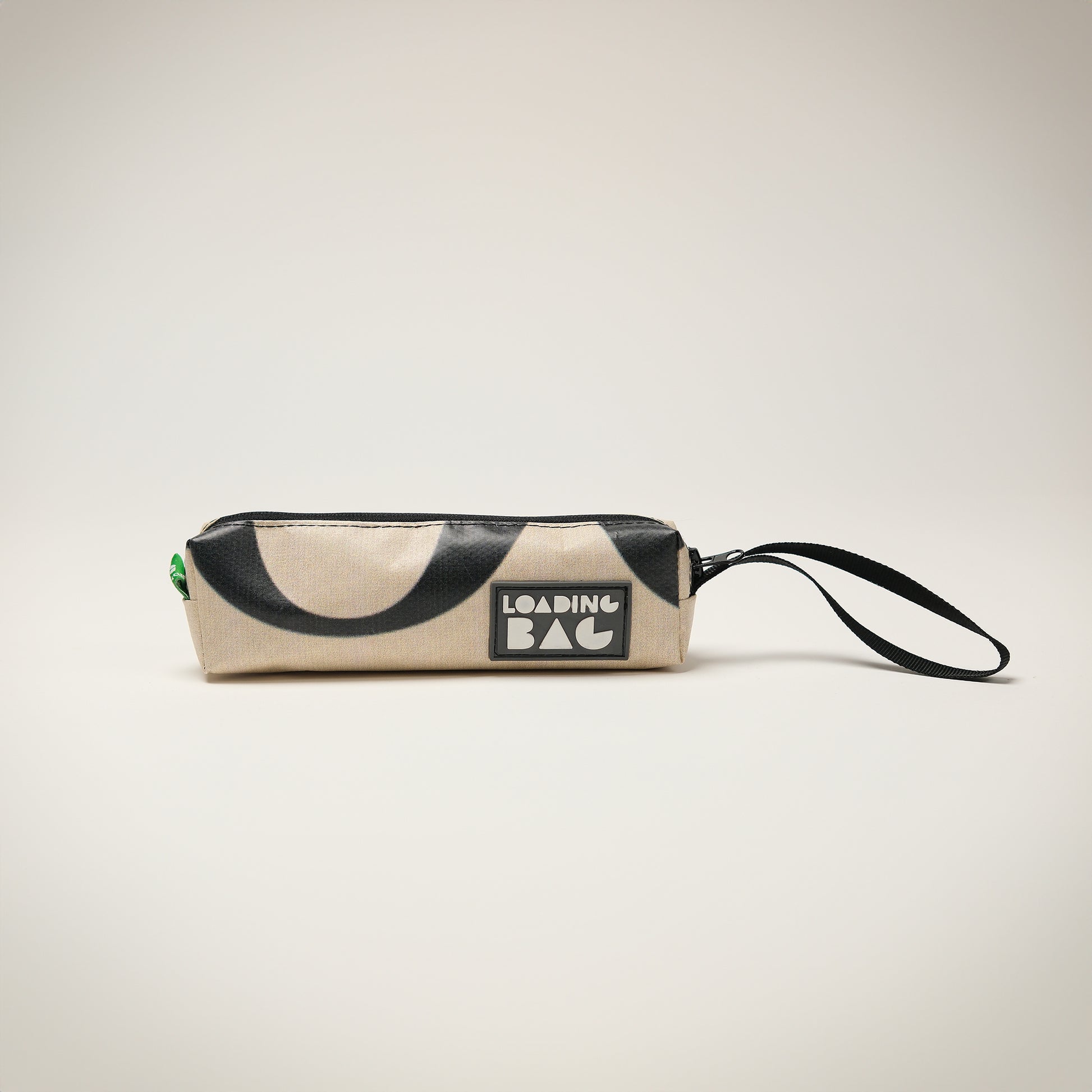 π Mini Pencil Case - Compact, Stylish, Sustainable!  Crafted from upcycled billboards, durable.  Compact design, perfect for on-the-go.  Ideal for students, artists.  Get yours today! πποΈβ¨ #CompactConvenience #SustainableStyle