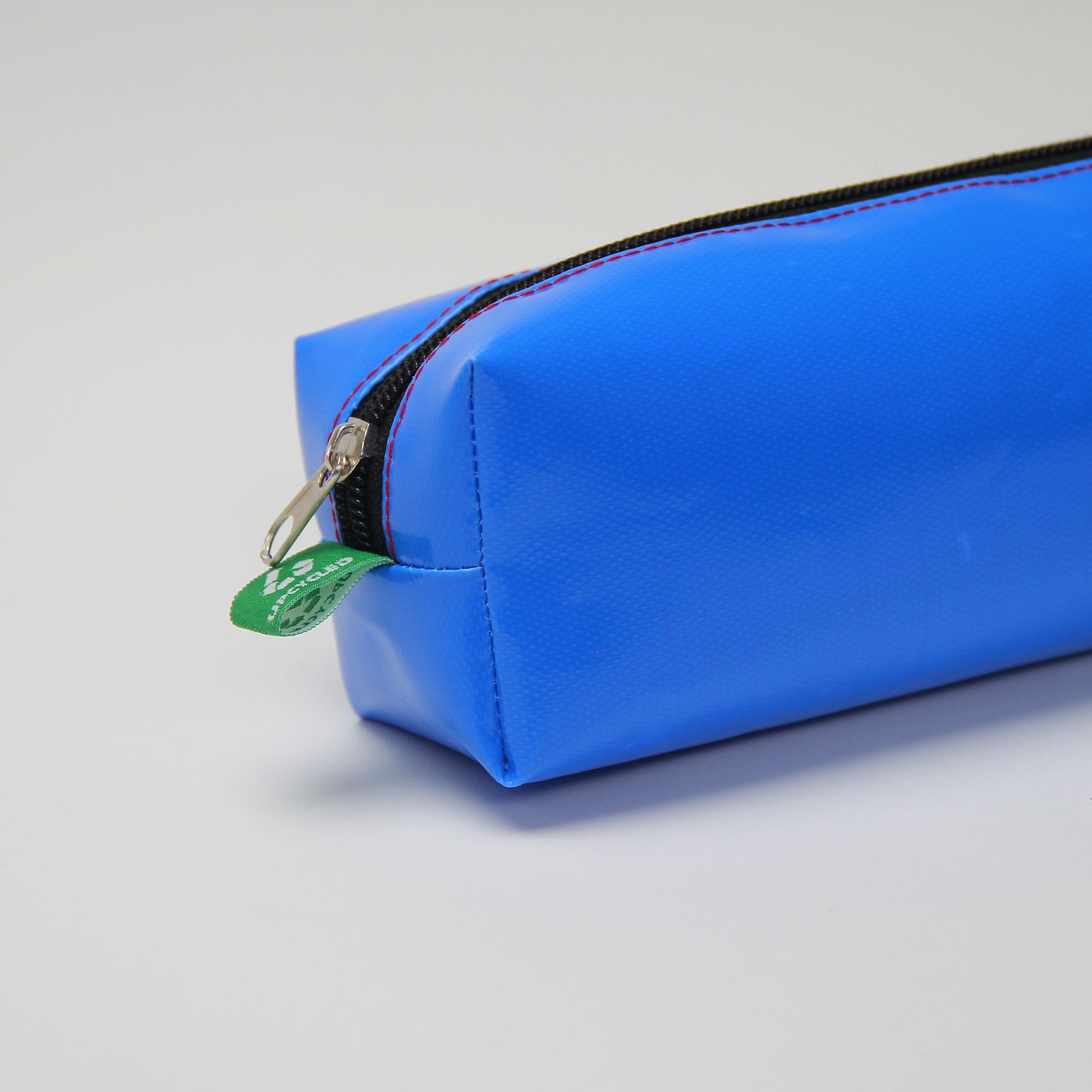 🌟 XL Bold Accessory Bag - Your Ultimate Companion!  Repurposed billboards, durable tarpulin.  Makeup, pencil, cable, accessory organizer.  Sustainable, durable, versatile.  Make a statement with sustainability! 🌿💼✨  Shop now! 💚👜 #SustainableLiving #UpcycledFashion