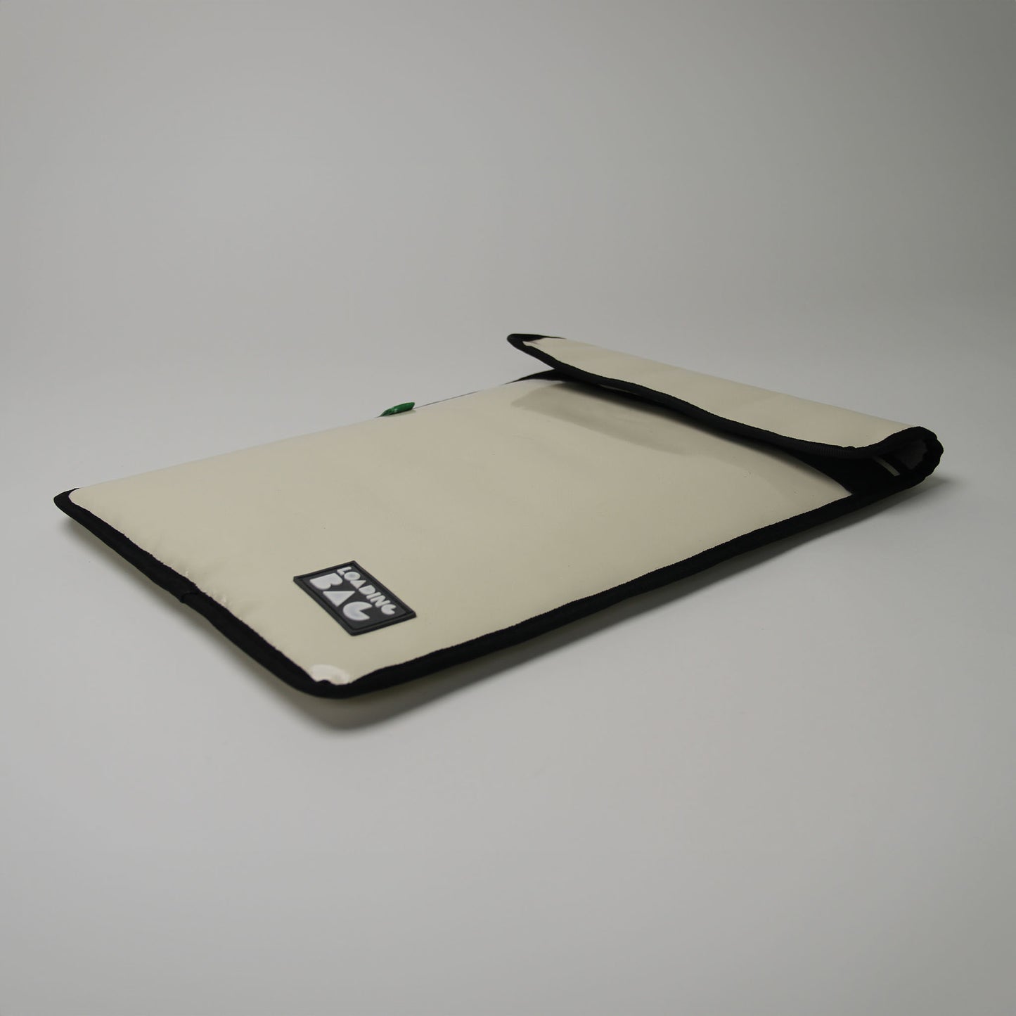 🌟 Laptop Sleeve 16" - Stylish, Sustainable Protection! Designed for MacBook 16", crafted with care. Extra protection, tailored fit, eco-friendly. Upgrade your laptop style sustainably! 💻🌿✨ #SustainableTech #ProtectiveStyle