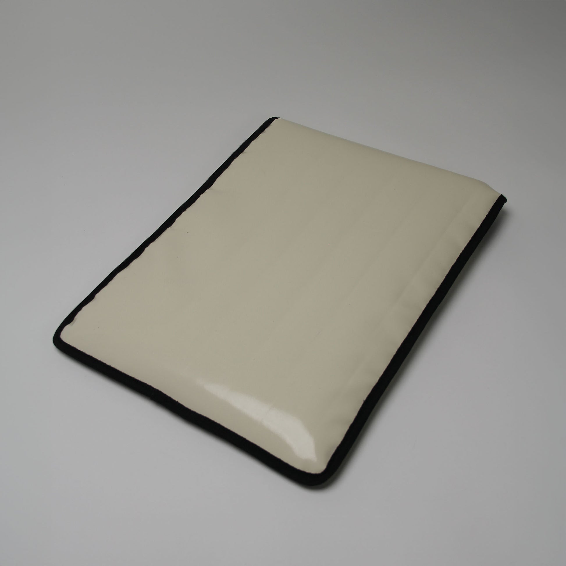 π Laptop Sleeve 16" - Stylish, Sustainable Protection! Designed for MacBook 16", crafted with care. Extra protection, tailored fit, eco-friendly. Upgrade your laptop style sustainably! π»πΏβ¨ #SustainableTech #ProtectiveStyle