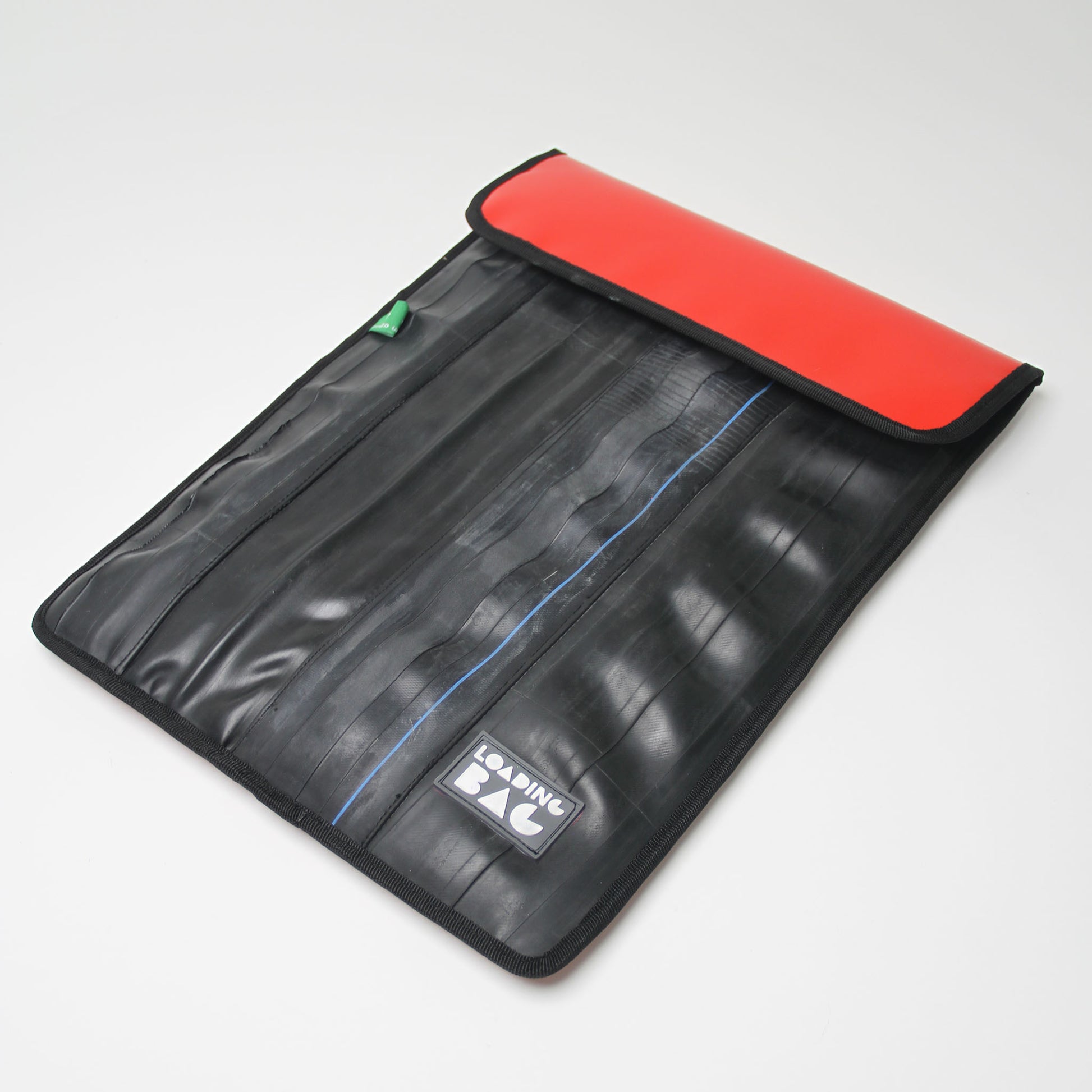 π Laptop Sleeve 16" - Stylish, Sustainable Protection! Designed for MacBook 16", crafted with care. Extra protection, tailored fit, eco-friendly. Upgrade your laptop style sustainably! π»πΏβ¨ #SustainableTech #ProtectiveStyle