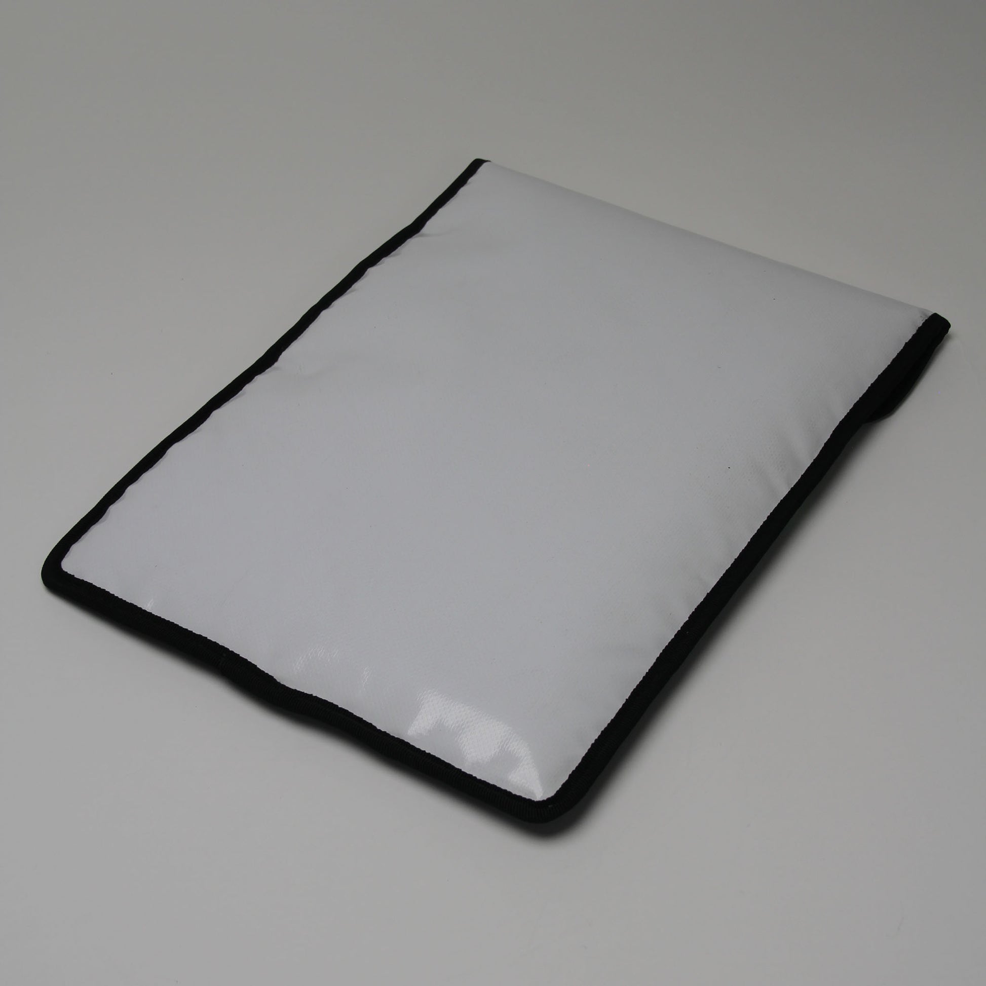 π Laptop Sleeve 16" - Stylish, Sustainable Protection! Designed for MacBook 16", crafted with care. Extra protection, tailored fit, eco-friendly. Upgrade your laptop style sustainably! π»πΏβ¨ #SustainableTech #ProtectiveStyle