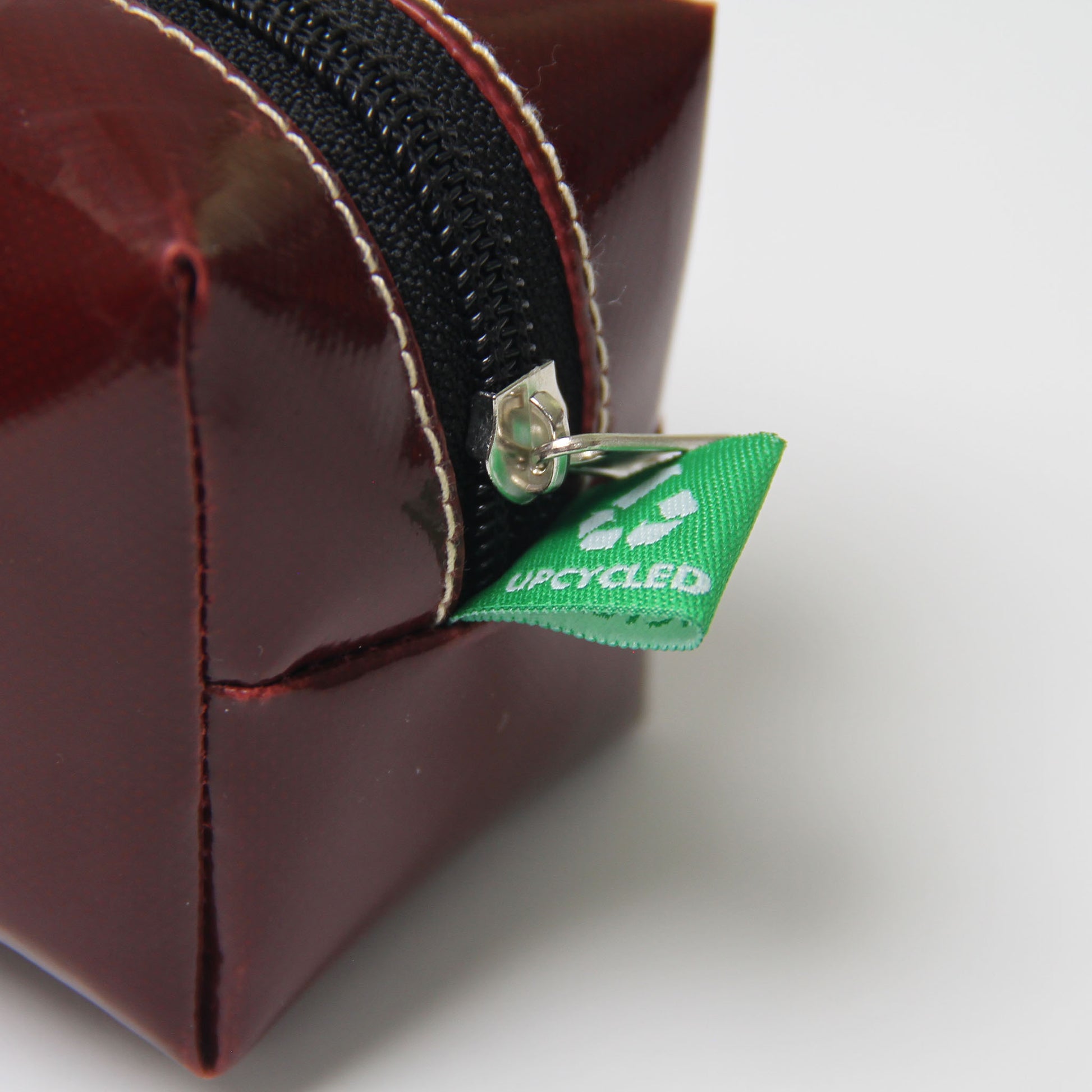  🌟 XL Bold Accessory Bag - Your Ultimate Companion!  Repurposed billboards, durable tarpulin.  Makeup, pencil, cable, accessory organizer.  Sustainable, durable, versatile.  Make a statement with sustainability! 🌿💼✨  Shop now! 💚👜 #SustainableLiving #UpcycledFashion