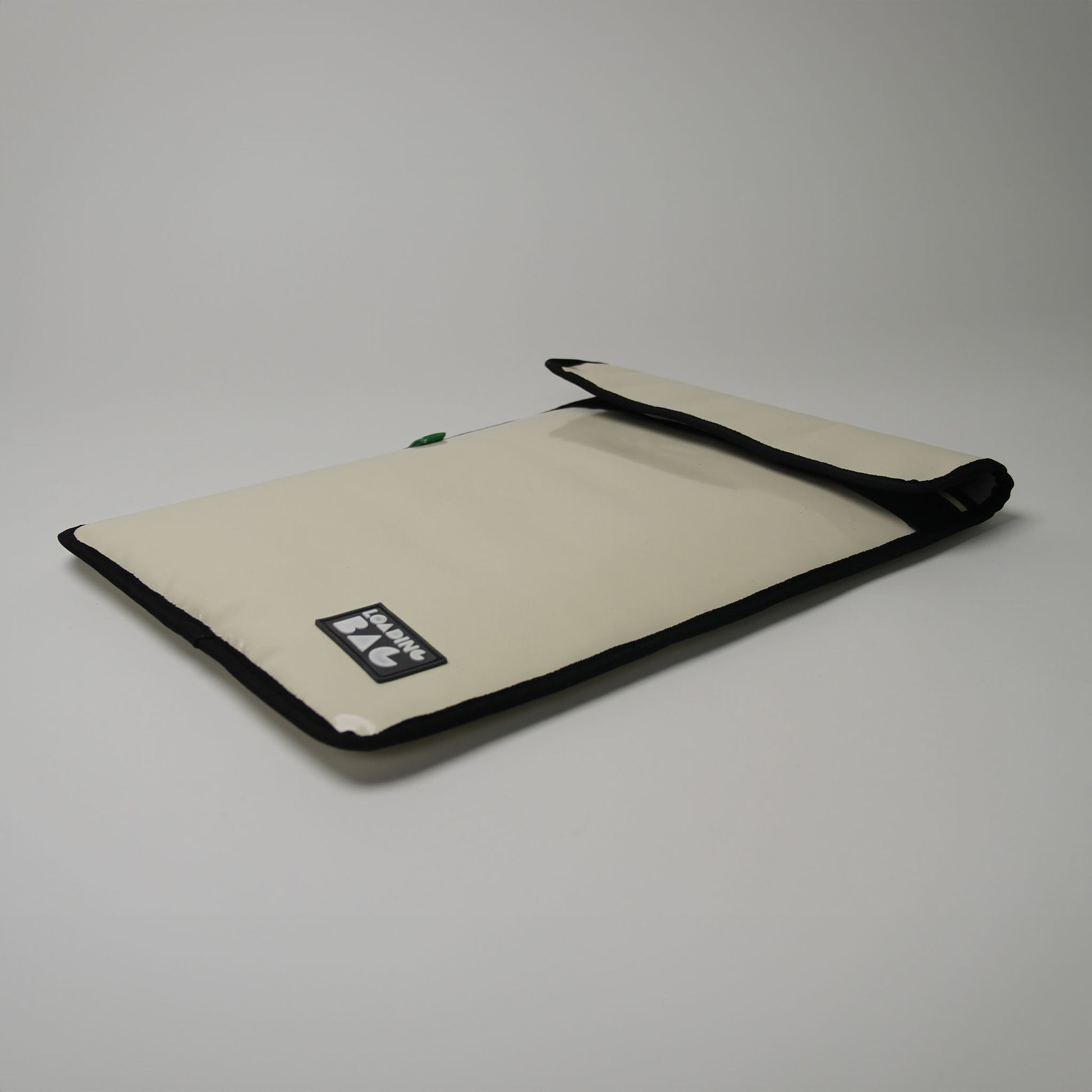 🌟 Laptop Sleeve 16" - Stylish, Sustainable Protection! Designed for MacBook 16", crafted with care. Extra protection, tailored fit, eco-friendly. Upgrade your laptop style sustainably! 💻🌿✨ #SustainableTech #ProtectiveStyle