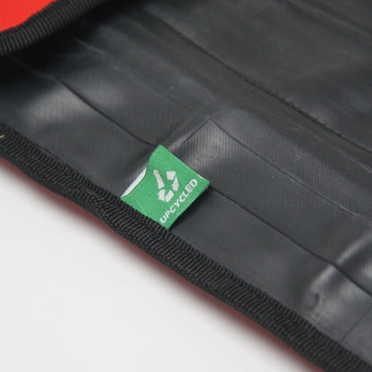 🌟 Laptop Sleeve 16" - Stylish, Sustainable Protection! Designed for MacBook 16", crafted with care. Extra protection, tailored fit, eco-friendly. Upgrade your laptop style sustainably! 💻🌿✨ #SustainableTech #ProtectiveStyle