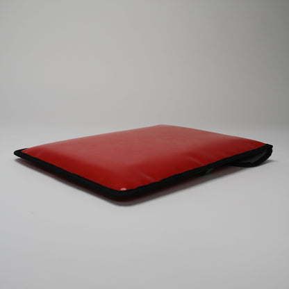 🌟 Laptop Sleeve 13" - Stylish, Sustainable Protection! Designed for MacBook 13", crafted with care. Extra protection, tailored fit, eco-friendly. Upgrade your laptop style sustainably! 💻🌿✨ #SustainableTech #ProtectiveStyle